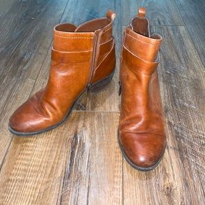 Vince Camuto booties size 6.5